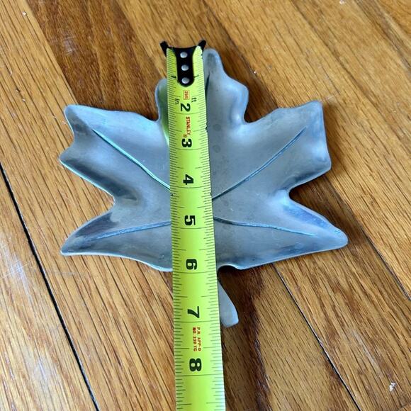 Vintage Canadian Maple Leaf Small Catch-All Trinket Dish - Picture 5 of 6